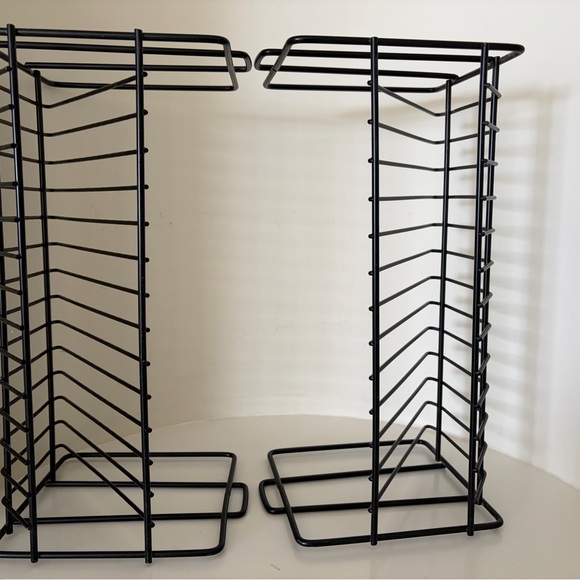 Black Metal Wire Rack 2cm each slot - Picture 2 of 4
